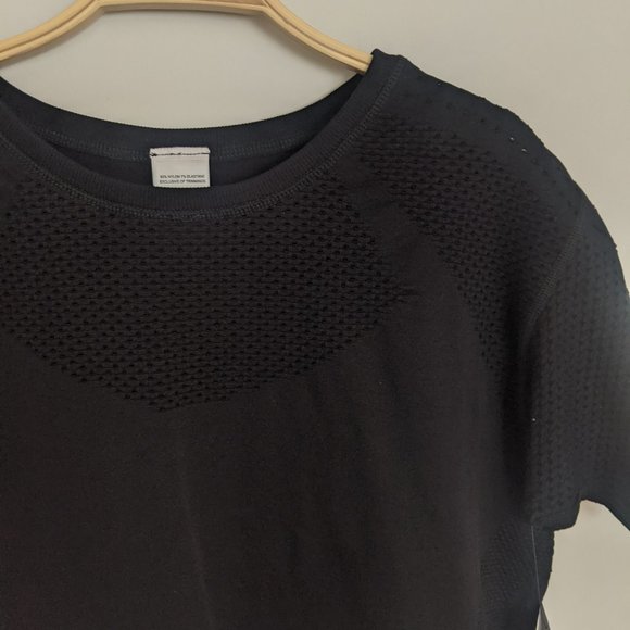 Lole Cropped T-Shirt NWT - Picture 4 of 10